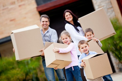 Local moving support for residential and commercial customers in South Lambeth